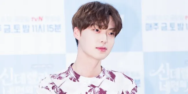 6 Adegan Cute Ahn Jae Hyun di 'Cinderella', Ganteng Bikin Meleleh