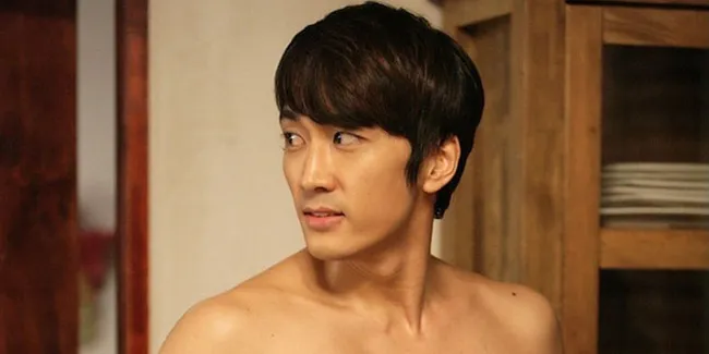 Abs Song Seung Hun Bisa Bikin Fans Pingsan