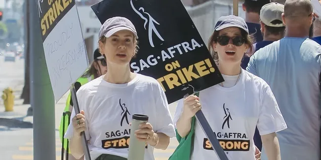 Ada Brendan Fraser - Elliot Page, SAG AFTRA Strike: Aktor dan Aktris Hollywood di Amerika Serikat Mogok Kerja