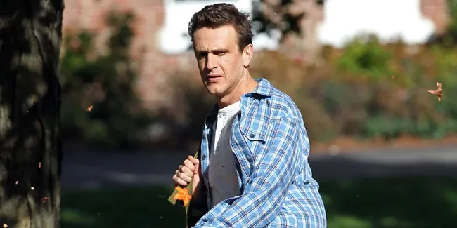 Adegan Tanpa Busana, Jason Segel Bikin Kecewa Sang Ibu