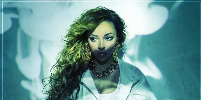 Akan Tampil Di Woke Up Fest 2023, Intip Lirik Lagu 2 On Milik Tinashe yang Sempat Viral di TikTok