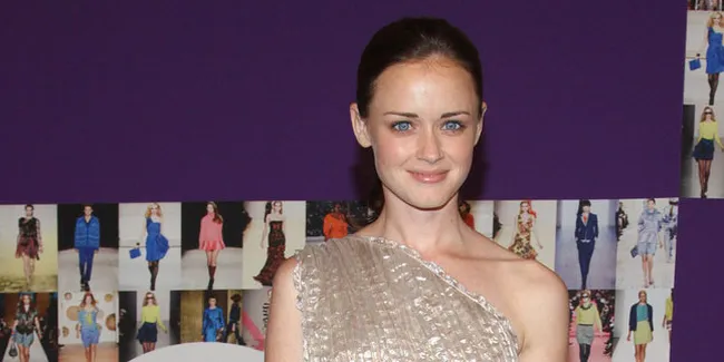Akankah Alexis Bledel Bergabung Dalam 'FIFTY SHADES DARKER'?