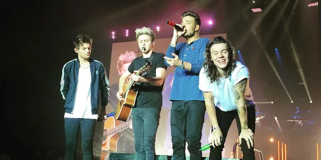 Akhir Dari 'On The Road Tour' 1D, Banjir Teriakan & Tangisan Fans