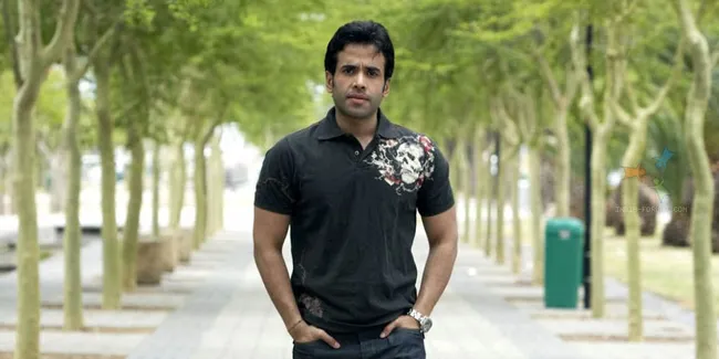 Aktor Ganteng India Ini Ketahuan Janjian Dengan Bintang Porno