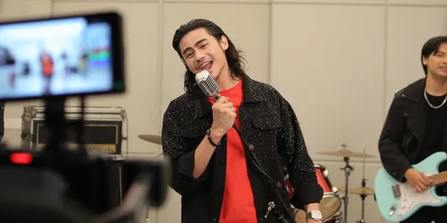 Aktor Mike Ethan Terjun ke Dunia Musik, Bikin Karya Bareng Mario Ginanjar