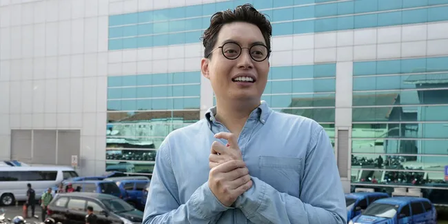 Alasan Edric Tjandra Tak Ajak Ayu Ting Ting Masuk Geng Mentri Ceria