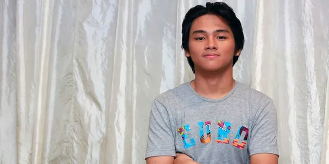 Aldi eks CJR Sampai Menangis Tampil di Konser Natal