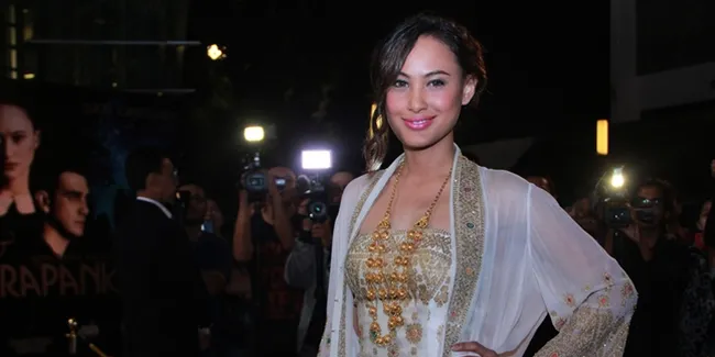 Alessandra Usman, Lulusan Puteri Indonesia Jadi Wanita Kantoran