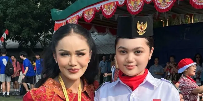 Potret Amora Lemos Tampil Jadi Paskibra di Hari Pramuka, Kris Dayanti Mendampingi