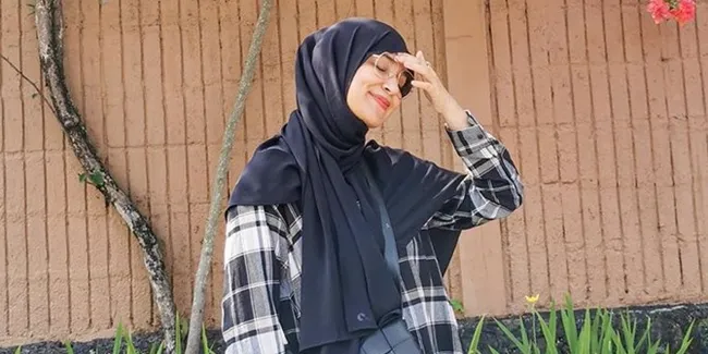 Anak Ketiga Disebut Netizens Sebagai 'Anak Angkat', Shireen Sungkar Beri Penjelasan Soal Putrinya
