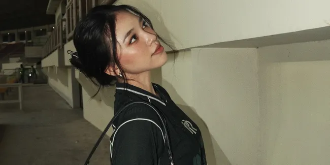 Anneth Delliecia Hadir di Stadion, Saksikan Hokky Caraka