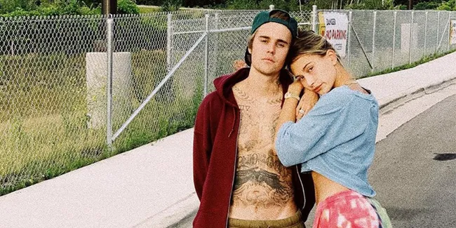 Anniversary Pernikahan Kedua, Justin Bieber - Hailey Baldwin Rayakan dengan Sederhana & Penuh Cinta