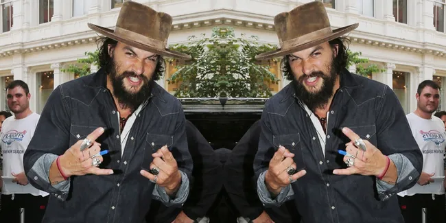 Aquaman Hadir di Antara Batman Dan Superman!