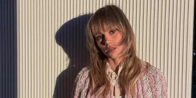 Arti dan Makna Lagu Good Looking - Suki Waterhouse, Perasaan Jatuh Cinta yang Intens