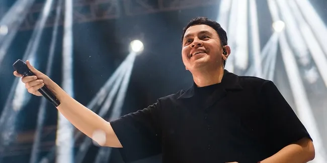 Arti dan Makna Lagu Langit Abu-Abu - Tulus yang Menggambarkan Rindu dan Luka Tak Terbalas