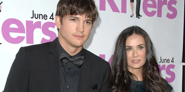 Ashton Kutcher Balik Gugat Cerai Demi Moore