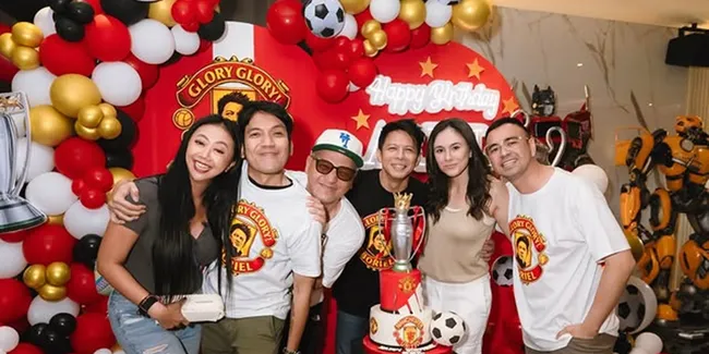 Asri Welas dan Desta Pakai Sepatu Mirip di Ultah Ariel NOAH, Bikin Salfok