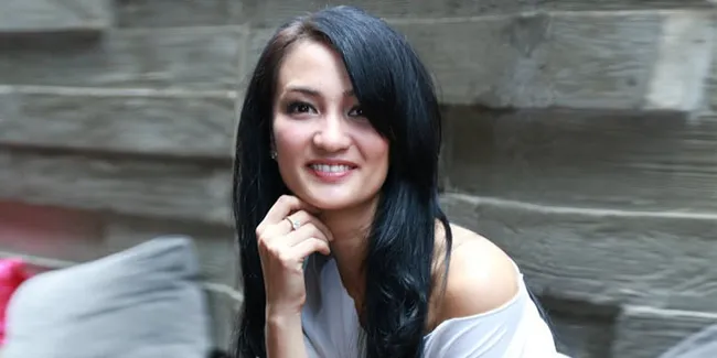 Atiqah Hasiholan Didoakan Keluarga Segera Miliki Momongan