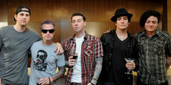 Avenged Sevenfold Jalan-Jalan Ke Pabrik Coklat