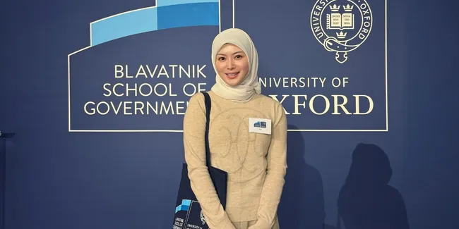 Ayana Moon Kuliah S2 di Oxford, Klaim Jadi Muslimah Korea Pertama