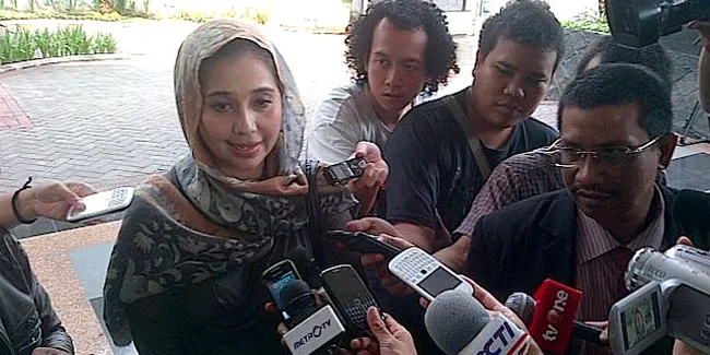 Ayu Azhari Diperiksa KPK