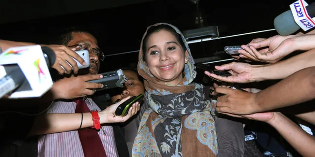 Ayu Azhari Sempat Dikenalkan Dengan Istri Ahmad Fathanah