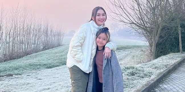 Ayu Ting Ting Pulang ke Rumah Ketemu Bilqis Masih Pakai Make up Tebal, Netizen: Perjuangan Single Mom