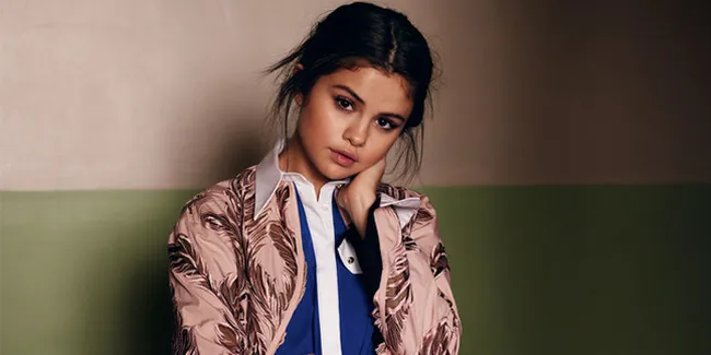 Bahagia Pacaran, Selena Gomez Anggap The Weeknd Sebagai Sahabat
