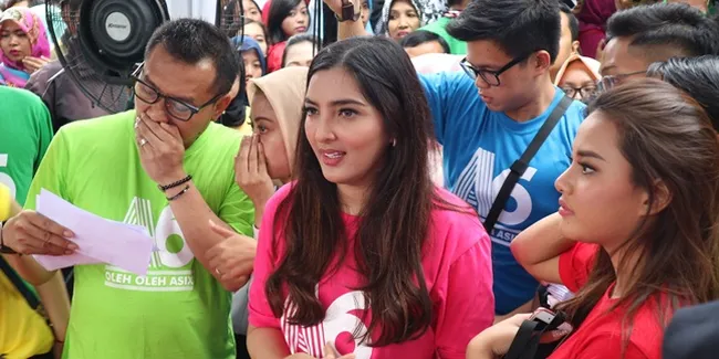 Bahan Istimewa, Ini Yang Beda Dari Bisnis Oleh-Oleh Keluarga Anang Hermansyah