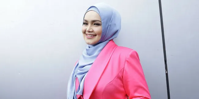 Bakal Gelar Konser Tunggal di Jakarta, Siti Nurhaliza Ajak Tulus Kolaborasi