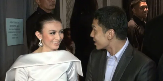 Beda Usia Jauh, Donita Banyak Belajar Dari Adi Nugroho