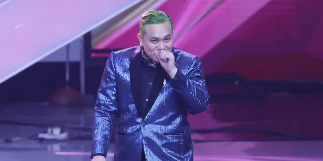 Begini Serunya Aksi Gilang Dirga Tirukan Gaya Jokowi, BJ Habibie Hingga Soekarno Di Panggung LIDA 2020