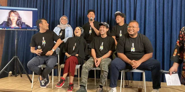 Belajar Jadi Produser, Pandji Pragiwaksono Angkat Series Berjudul 'NAME FOR A BAND' Karya Istrinya