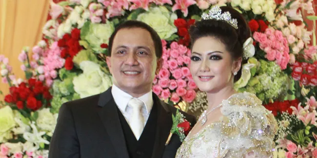 Bella Saphira Terlihat Anggun dan Cantik di Pelaminan