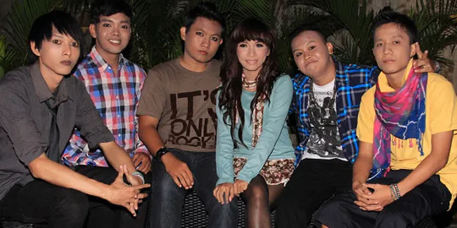 Berciri Suara Lebah Synthesizer, Bee Violet Rilis 'SAHABAT'