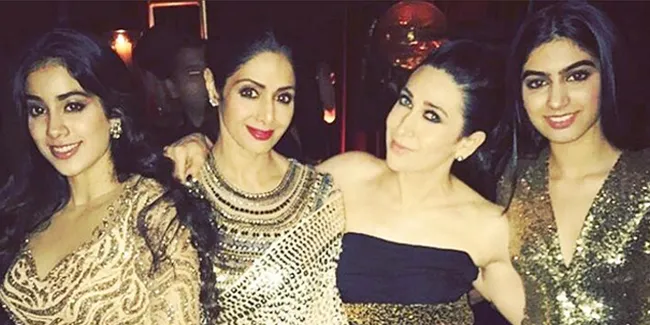 Bergaun Super Mini, Jhanvi dan Khushi Putri Sridevi Makin Cantik