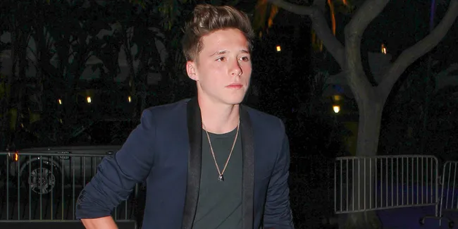 Berkunjung ke Butik Sang Ibu, Begini Gaya Brooklyn Beckham