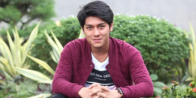 Bintang 'Anak Jalanan' Curi Ilmu Roger Danuarta & Stefan William