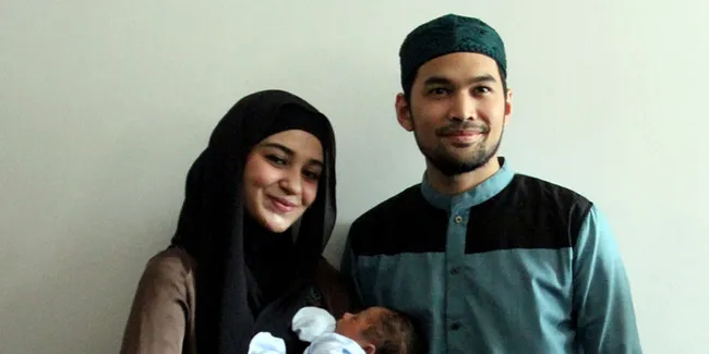 Bisnis Bareng, Teuku Wisnu dan Shireen Makin Update Fashion