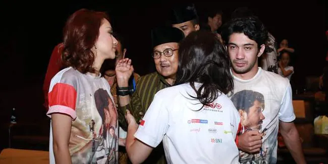 BJ Habibie Terkesan Dengan Akting Pemain Film '3 SRIKANDI'