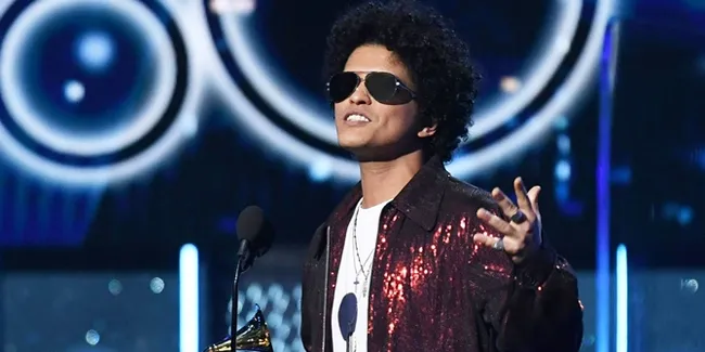 Bruno Mars Tanggapi Kebijakan Pembatasan Jam Tayang Lagu Berbahasa Inggris di Jabar