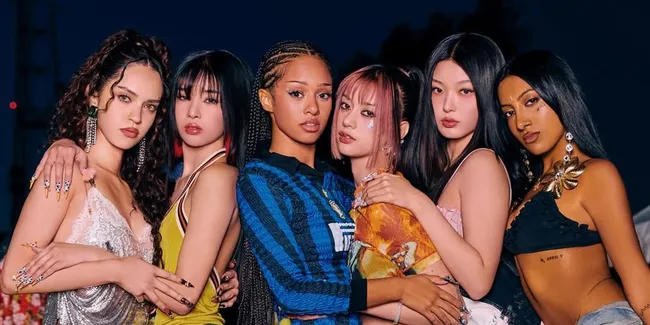 BTS Shoot Iconic KATSEYE Pakai Plastik Wrap di Lagu Gnarly, Hasilnya Memukau