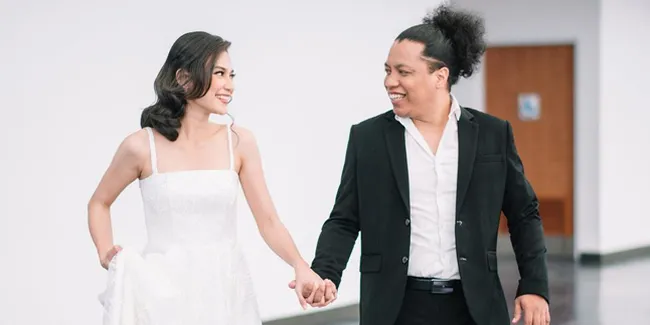 Buka Suara Soal Restu Ibu Dalam Pernikahan, Postingan Arie Kriting Jadi Sorotan