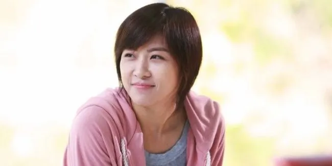 Bukti 'Secret Garden' Mendunia, Ha Ji Won Muncul di Koran Prancis