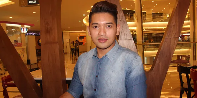 Butuh 3 Tahun, Rama Jee Akhirnya Jadi Make Up Artis Para Seleb