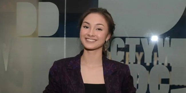 Caitlin Halderman Rilis Single Terbaru 'Apa Ini Cinta', Merasa Terhormat Bisa Kolaborasi dengan 2 Musisi Senior