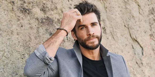 Cerai dari Miley Cyrus, Ini yang Dilakukan Liam Hemsworth selama 6 Bulan Terakhir