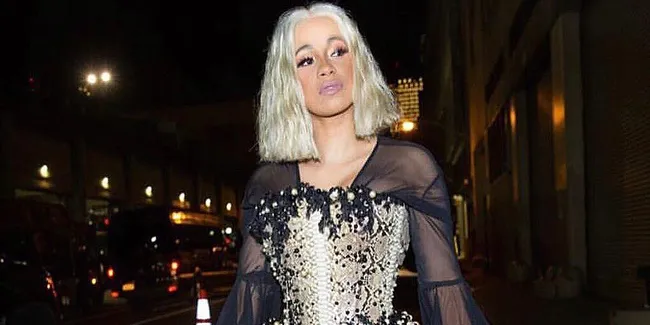 Cetak Sejarah, Cardi B Singkirkan Taylor Swift Dari Puncak Billboard Hot 100!