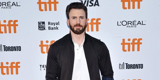 Chris Evans Dinobatkan Jadi Pria Terseksi di Dunia 2022 Versi Majalah People