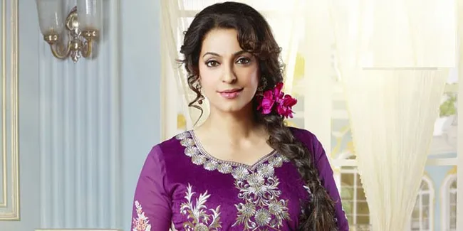 Comeback Film, Juhi Chawla 'Suruh' Produser Buat Jadi Penata Rias